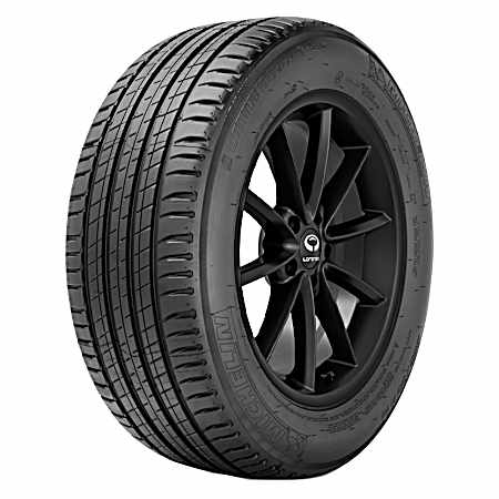 Latitude Sport 3 Passenger Tire 235/55R19