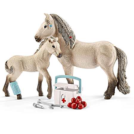 Horse Club Hannah's First-Aid Kit Toy Figurines